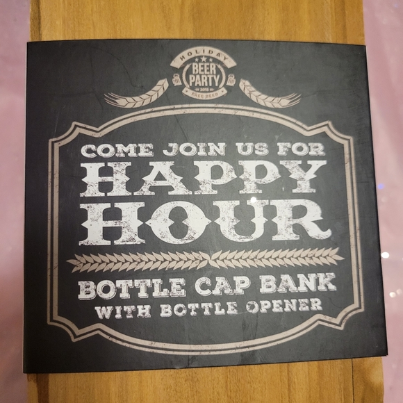 NWT ~ 2 Pair Beer Socks & Bottle Cap Bank ~ Festive & Fun! FINAL PRICE! - Picture 10 of 16